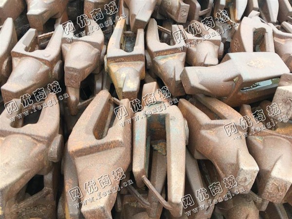 挖掘机斗齿回收