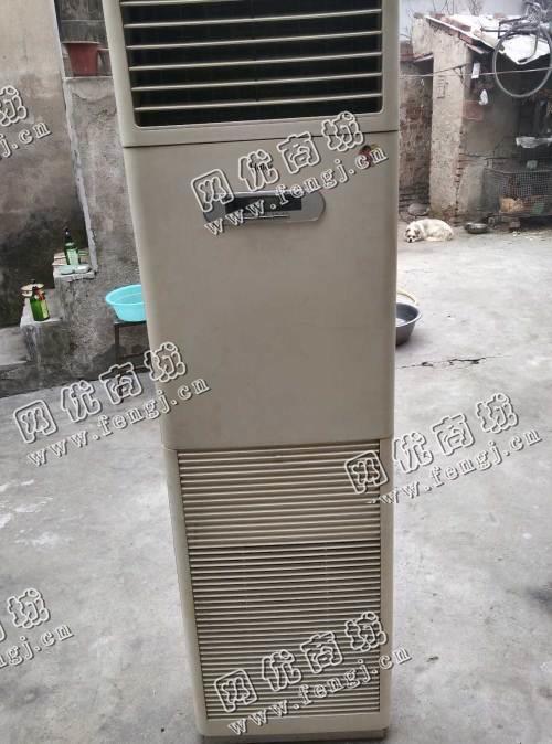 13年海尔3P立柜式*空调回收