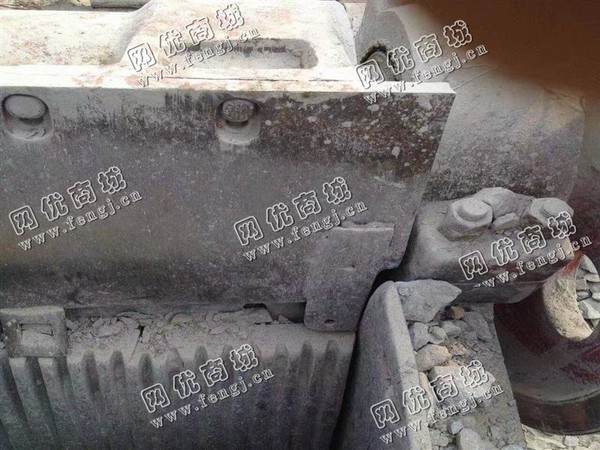 300*1300细颚破碎机回收