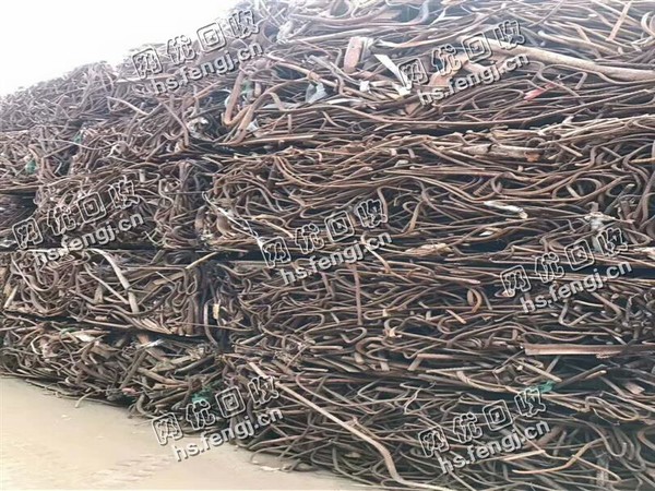 山东地区70*70*1.8米内的钢筋压块回收