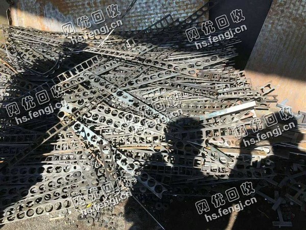 福建地区8个厚的钢板边角料回收