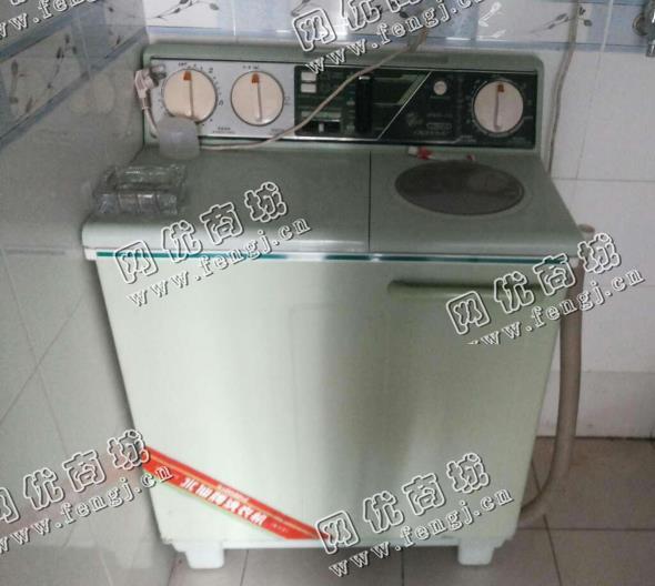 报废半自动双缸洗衣机回收