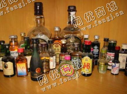 各种酒瓶子玻璃大量回收