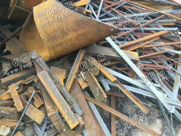 废铁边角料大量回收