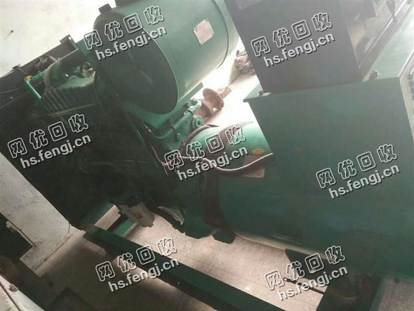 收购康明斯240KW发电机组