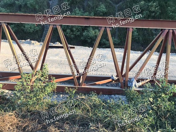 收购一台80吨提梁机