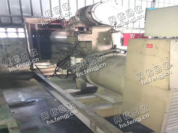 全国各地收购康明斯500KW发电机组