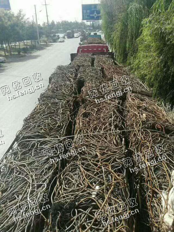 河北地区30*30*1米的钢筋压块回收