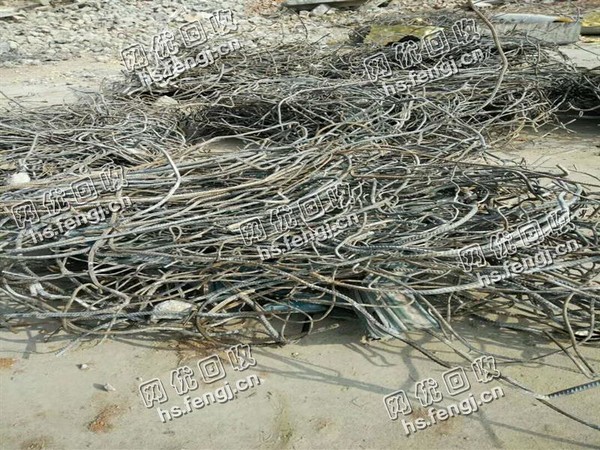 16个粗以上的废钢筋头回收