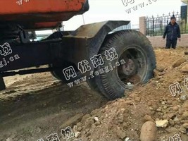 出售一台05年大宇130-5轮式挖掘机