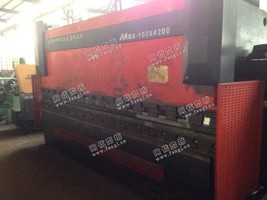出售1台100吨4.2米数控折弯机