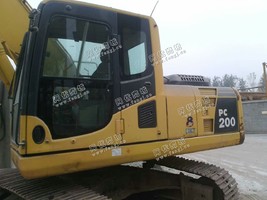 出售一台10年小松200-8挖掘机