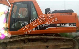 出售一台10年斗山225-7挖掘机