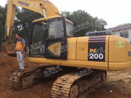 出售一台09年小松200-7合资挖掘机