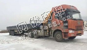 出售一台14年解放J6国4车350马力，上车韶关30吨折臂吊