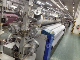 出售丰田六喷气织布机2台，3.6米门幅。02年