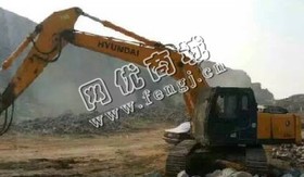 出售一台13年现代225挖掘机