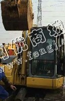 出售一台原装进口小松78挖掘机