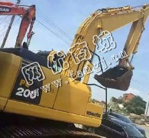 出售一台13年小松200-8挖掘机