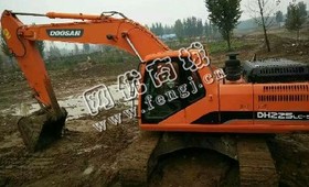 出售一台11年斗山225-9挖掘机