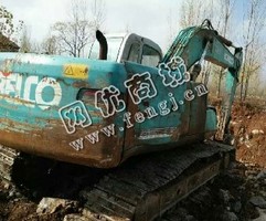 出售一台06年神钢200挖掘机