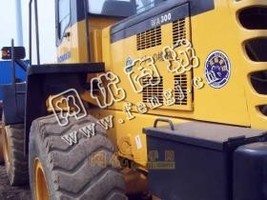 出售小松320-3装载机