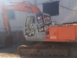 出售一台00年日立200-5VN挖掘机