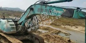 出售一台神钢SK200-5挖掘机