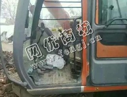 出售一台11年日立70挖掘机