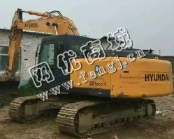 出售一台2011年现代225-7S挖掘机