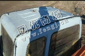 出售一台1999年日立200-5挖掘机