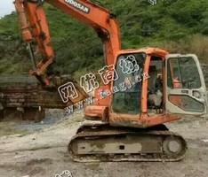 出售一台10年斗山80挖掘机