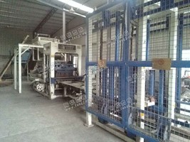 出售水泥砖机一台，含附属配套设备(模具5套、橡胶板、油压车3台)
