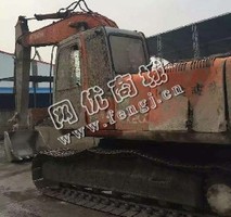 出售1台日立200-5挖掘机带换向阀。神钢200-8挖掘机一起