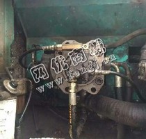 出售1台日立200-5挖掘机带换向阀。神钢200-8挖掘机一起
