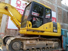 出售一台2008年小松130-7k挖掘机