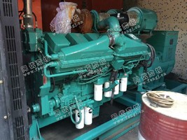 出售二手康明斯600KW柴油发电机