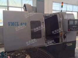 出售1台南通科技850立式加工设备