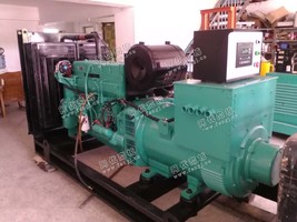 出售2台康明斯250kw发电机