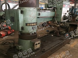 出售1台二手南京四机z3050摇臂钻床