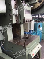 出售二手扬力J23-100开式可倾压力机一台
