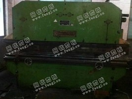 出售1台二手上海100吨*3.2米折弯机