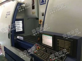 出售1台二手亚克1590立式加工设备