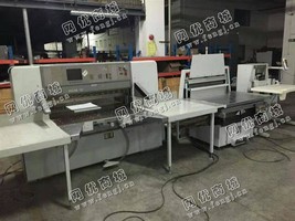 出售一套二手02年德国波拉137型电脑全自动裁切线