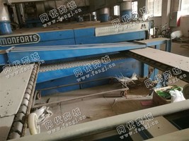 出售一台二手门富士2.4米八箱油加热定型机