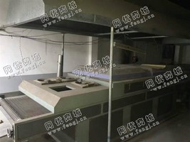出售一台二手2004年华威1000型上光过油机