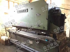 出售1台二手上海新力W67Y-80/3200液压板料折弯机