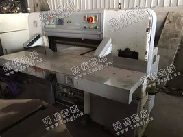 出售一台二手05年国阳920对开切纸机