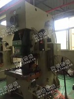 出售1台二手江苏扬力JH21-110开式固定压力机