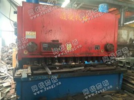出售1台二手江苏骏捷QC11Y-30x2500液压闸式剪板机